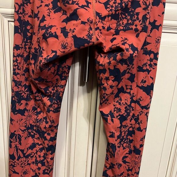 Lululemon All You Do Crop *19"
Efflorescent Dark Canyon Onyx Blue Sz 6 - Picture 7 of 10